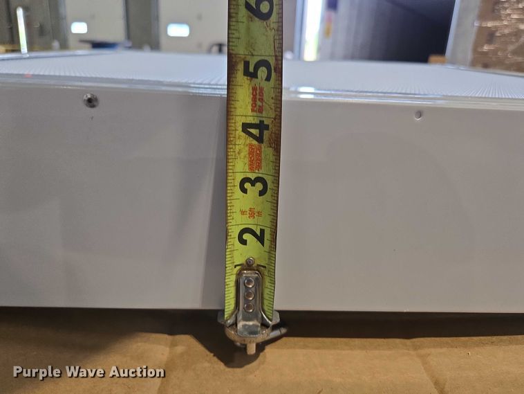 image for item EN3881 Approximately 29 pallets of lighting fixtures