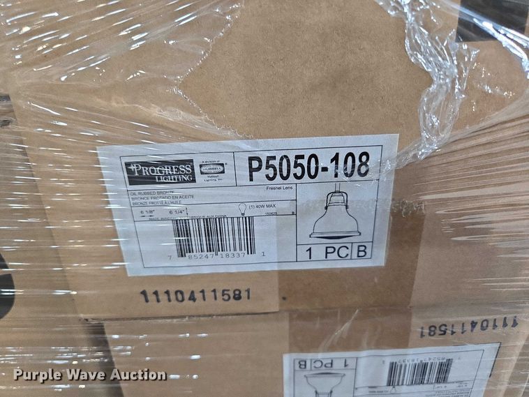 image for item EN3881 Approximately 29 pallets of lighting fixtures