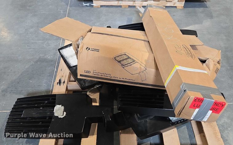 image for item EN3881 Approximately 29 pallets of lighting fixtures