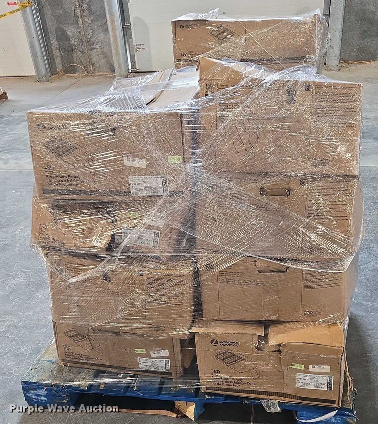 image for item EN3881 Approximately 29 pallets of lighting fixtures