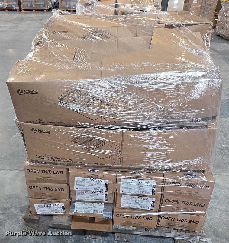 image for item EN3881 Approximately 29 pallets of lighting fixtures