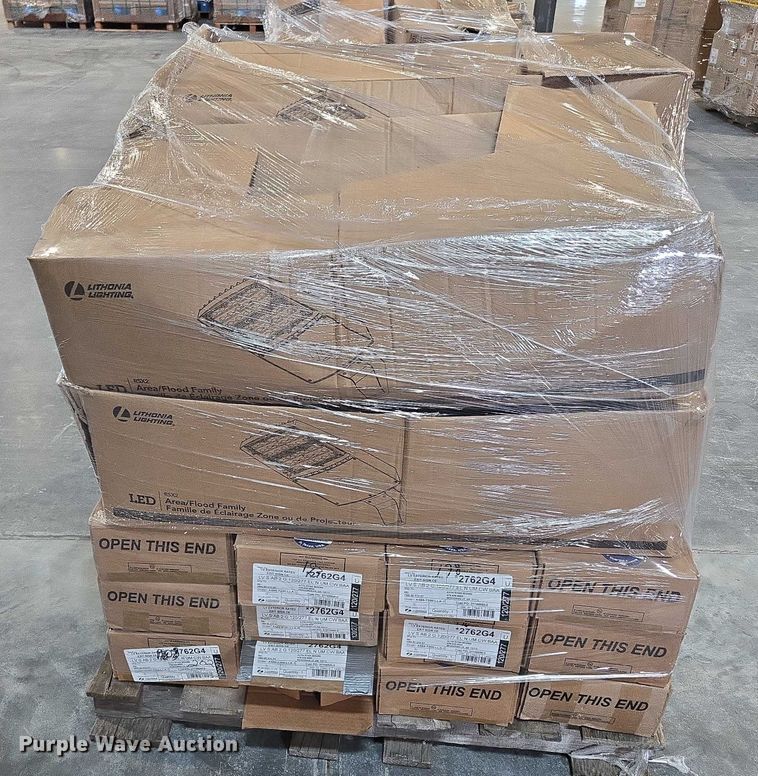 image for item EN3881 Approximately 29 pallets of lighting fixtures