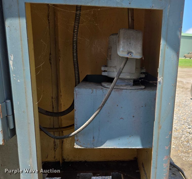 image for item EN3888 1979 KBC LHT 25B lathe