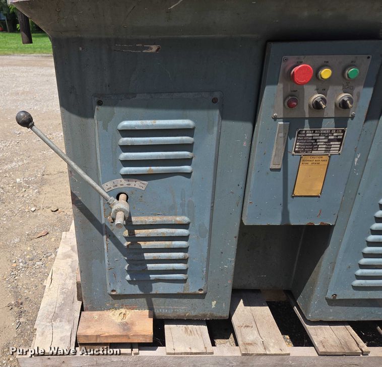 image for item EN3888 1979 KBC LHT 25B lathe