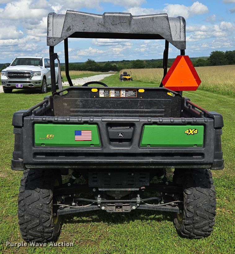 image for item EN3890 2015 John Deere Gator 625i utility vehicle
