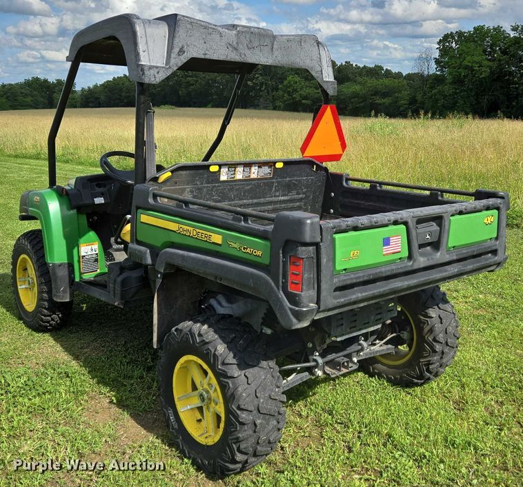 image for item EN3890 2015 John Deere Gator 625i utility vehicle