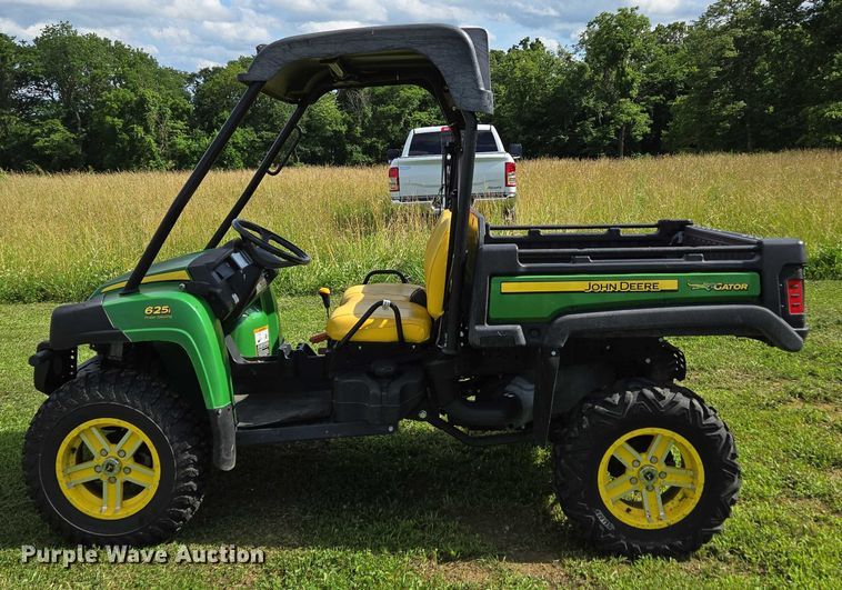 image for item EN3890 2015 John Deere Gator 625i utility vehicle