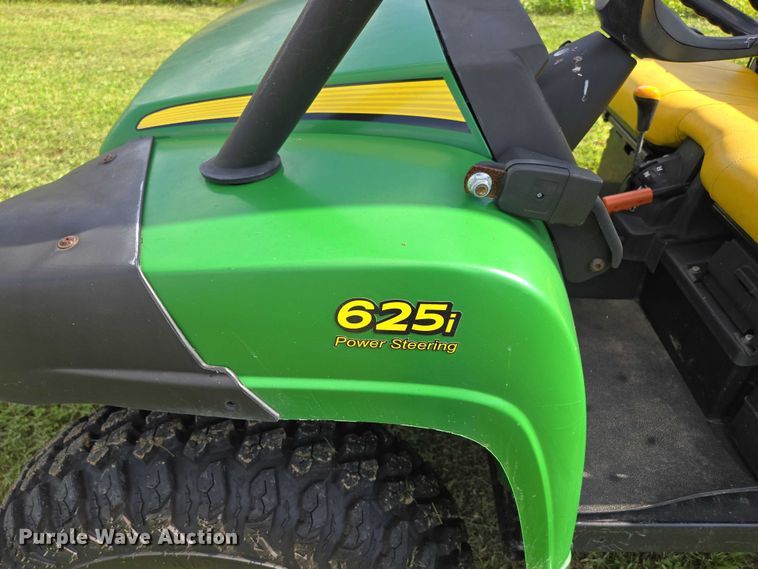 image for item EN3890 2015 John Deere Gator 625i utility vehicle