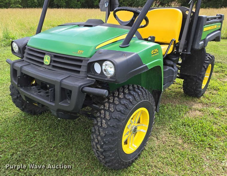 image for item EN3890 2015 John Deere Gator 625i utility vehicle