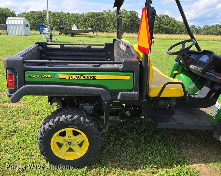 image for item EN3890 2015 John Deere Gator 625i utility vehicle