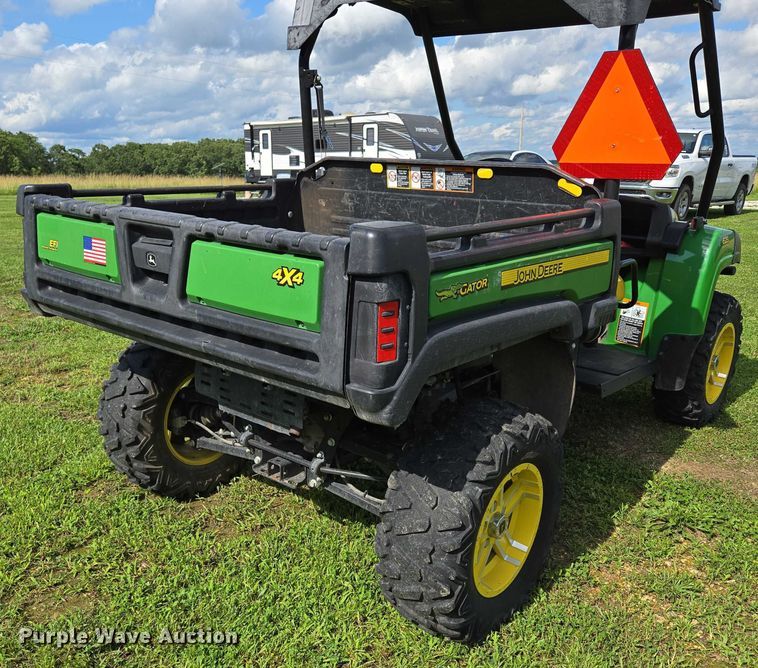 image for item EN3890 2015 John Deere Gator 625i utility vehicle