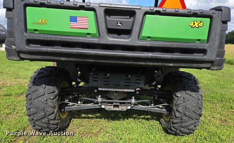 image for item EN3890 2015 John Deere Gator 625i utility vehicle