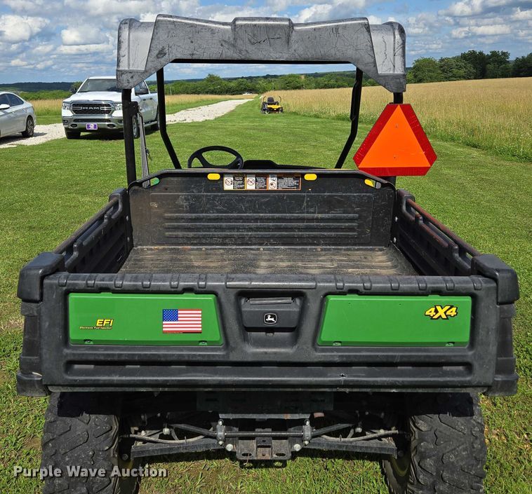 image for item EN3890 2015 John Deere Gator 625i utility vehicle