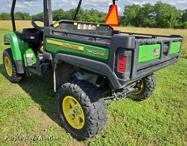 image for item EN3890 2015 John Deere Gator 625i utility vehicle