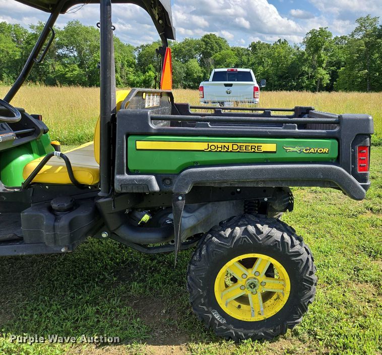 image for item EN3890 2015 John Deere Gator 625i utility vehicle