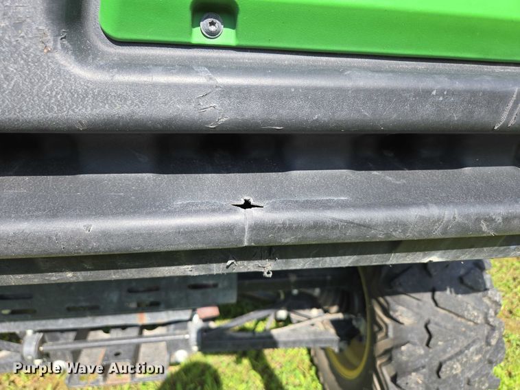 image for item EN3890 2015 John Deere Gator 625i utility vehicle