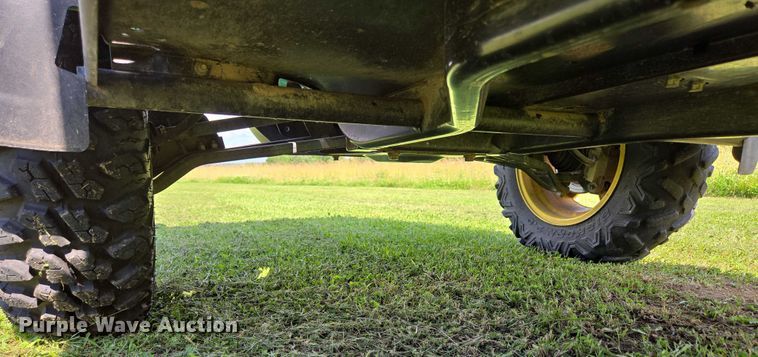 image for item EN3890 2015 John Deere Gator 625i utility vehicle