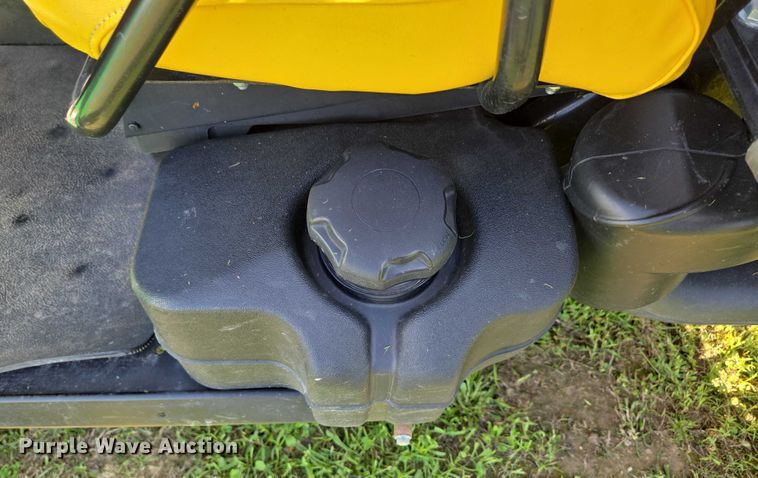 image for item EN3890 2015 John Deere Gator 625i utility vehicle