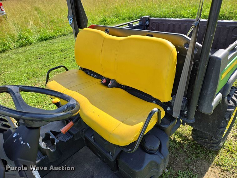 image for item EN3890 2015 John Deere Gator 625i utility vehicle