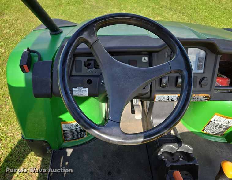 image for item EN3890 2015 John Deere Gator 625i utility vehicle