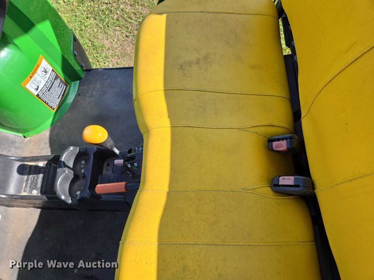 image for item EN3890 2015 John Deere Gator 625i utility vehicle