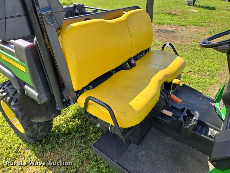 image for item EN3890 2015 John Deere Gator 625i utility vehicle
