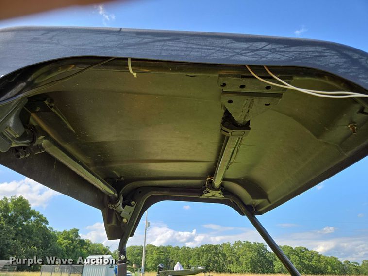 image for item EN3890 2015 John Deere Gator 625i utility vehicle