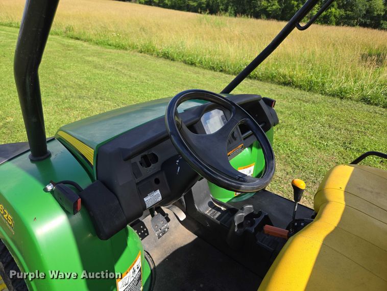 image for item EN3890 2015 John Deere Gator 625i utility vehicle