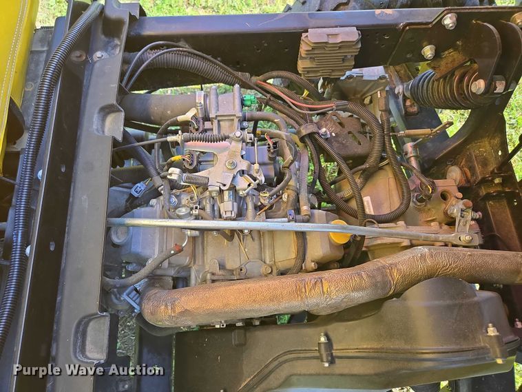 image for item EN3890 2015 John Deere Gator 625i utility vehicle