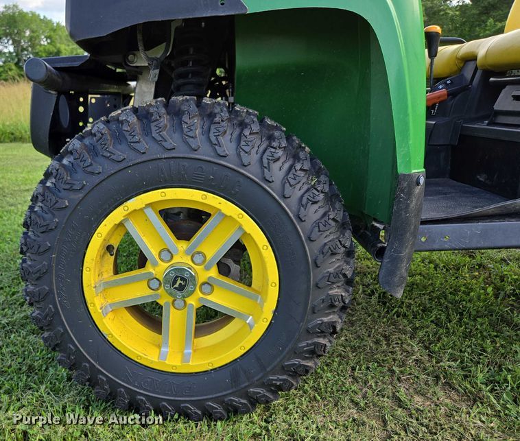 image for item EN3890 2015 John Deere Gator 625i utility vehicle