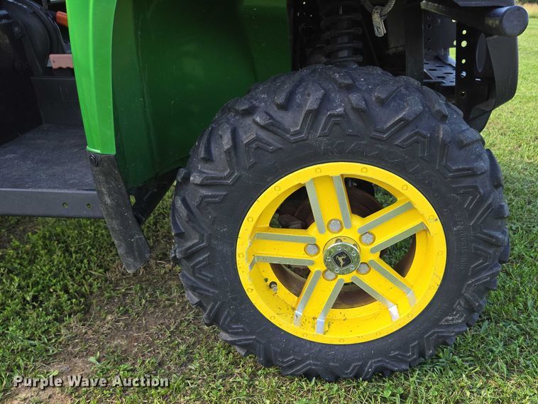 image for item EN3890 2015 John Deere Gator 625i utility vehicle