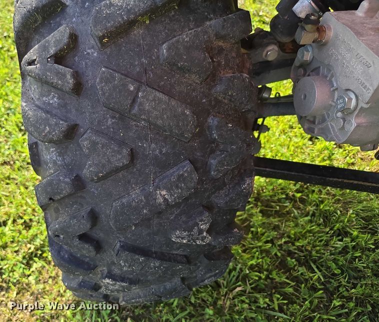 image for item EN3890 2015 John Deere Gator 625i utility vehicle