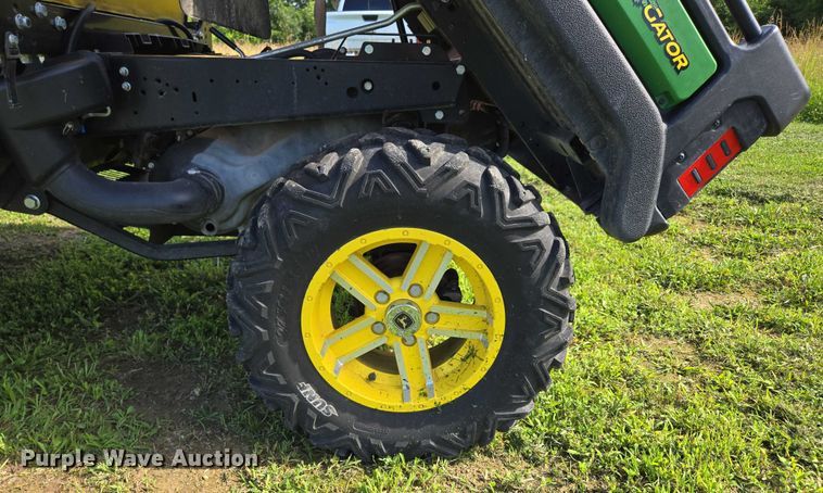 image for item EN3890 2015 John Deere Gator 625i utility vehicle