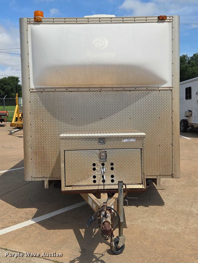 image for item EN8085 2006 Coachcraft fiber optic splicing trailer