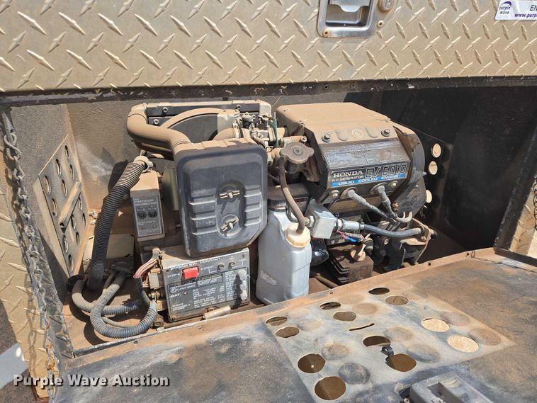 image for item EN8085 2006 Coachcraft fiber optic splicing trailer