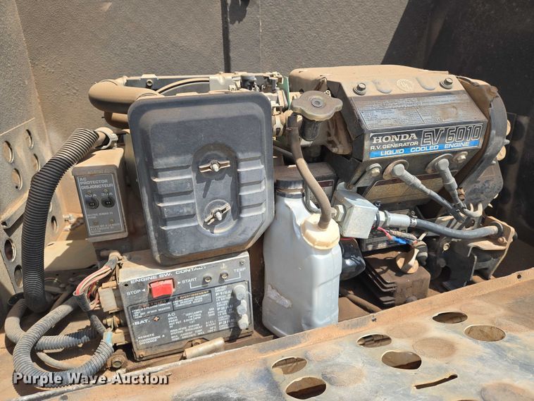 image for item EN8085 2006 Coachcraft fiber optic splicing trailer