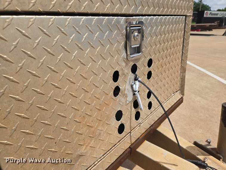 image for item EN8085 2006 Coachcraft fiber optic splicing trailer