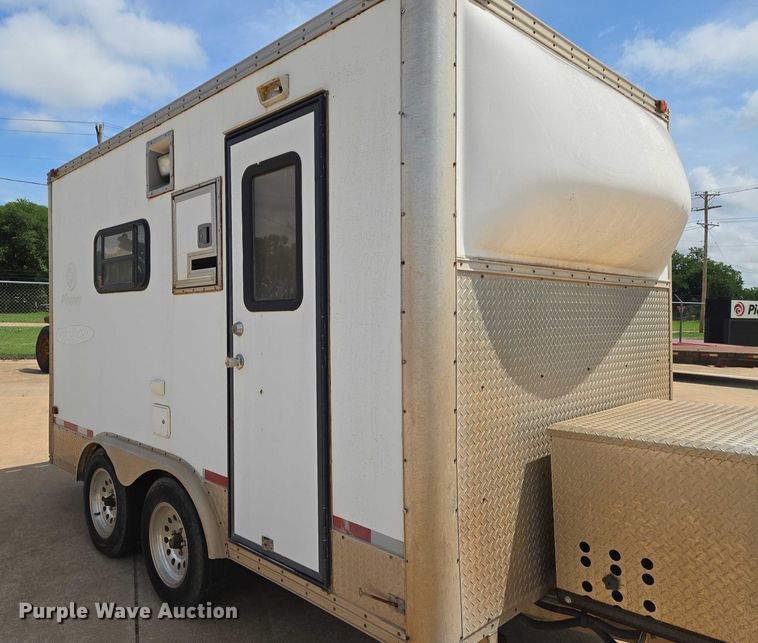 image for item EN8085 2006 Coachcraft fiber optic splicing trailer