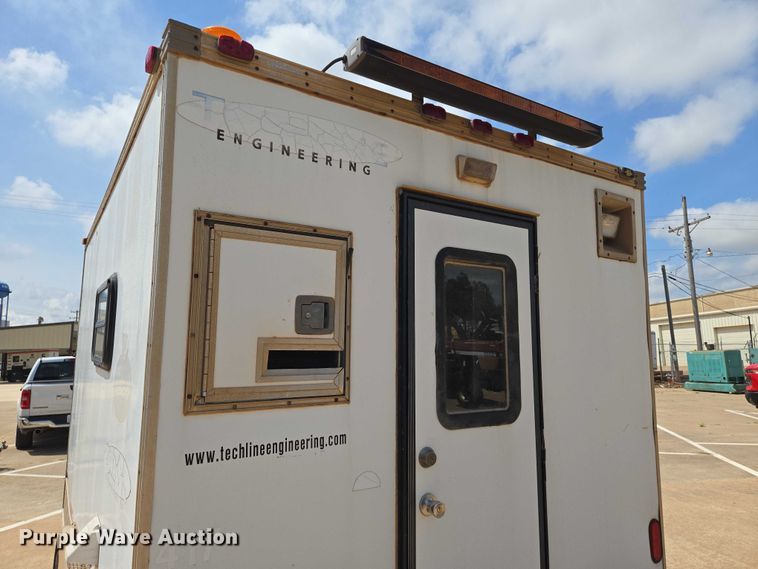 image for item EN8085 2006 Coachcraft fiber optic splicing trailer