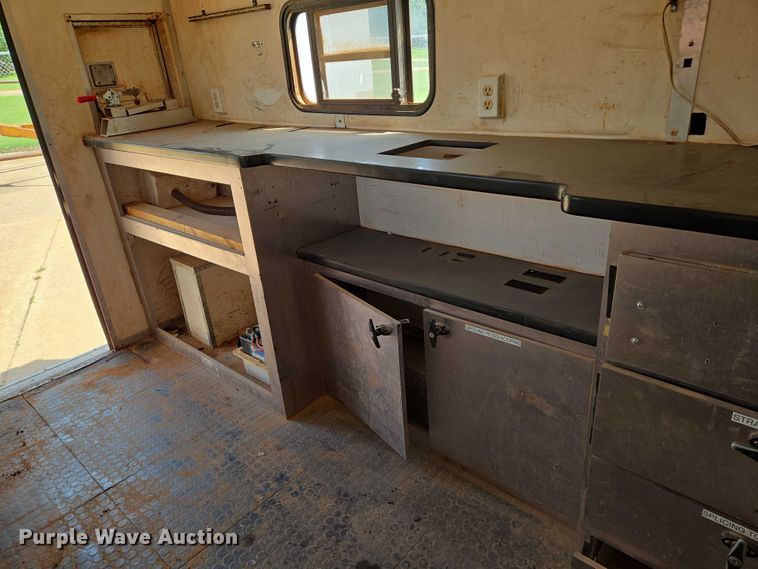 image for item EN8085 2006 Coachcraft fiber optic splicing trailer