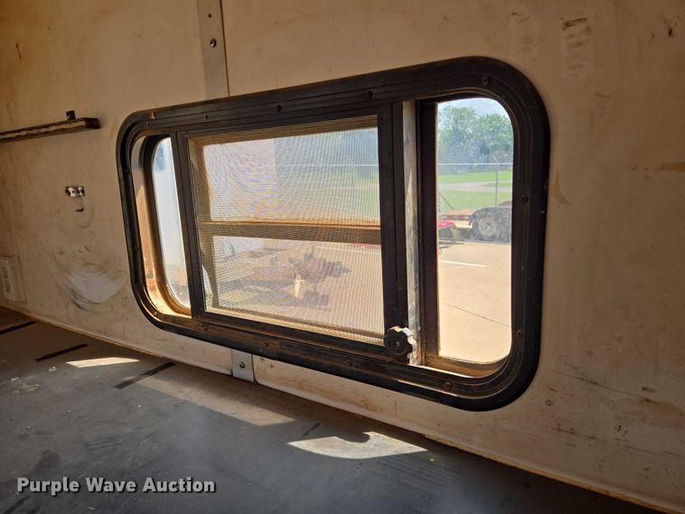 image for item EN8085 2006 Coachcraft fiber optic splicing trailer