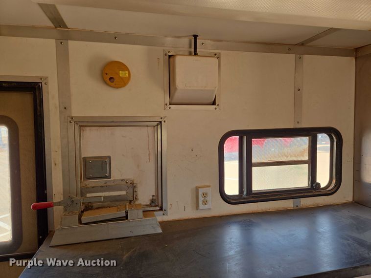 image for item EN8085 2006 Coachcraft fiber optic splicing trailer