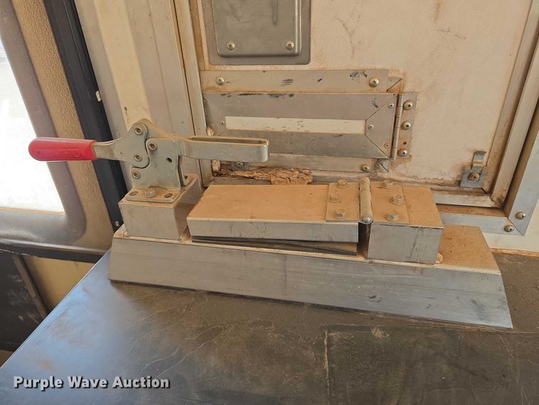 image for item EN8085 2006 Coachcraft fiber optic splicing trailer