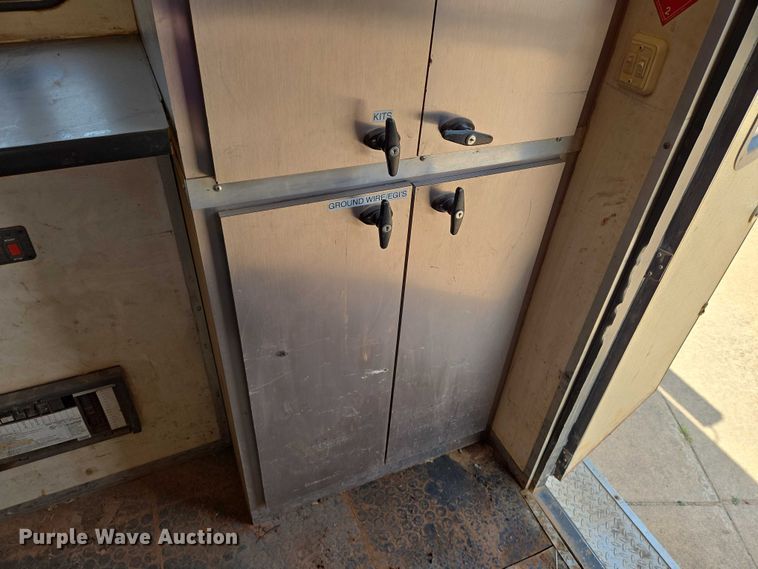 image for item EN8085 2006 Coachcraft fiber optic splicing trailer