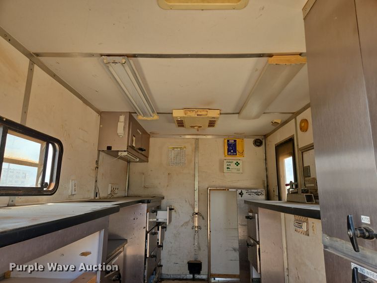 image for item EN8085 2006 Coachcraft fiber optic splicing trailer