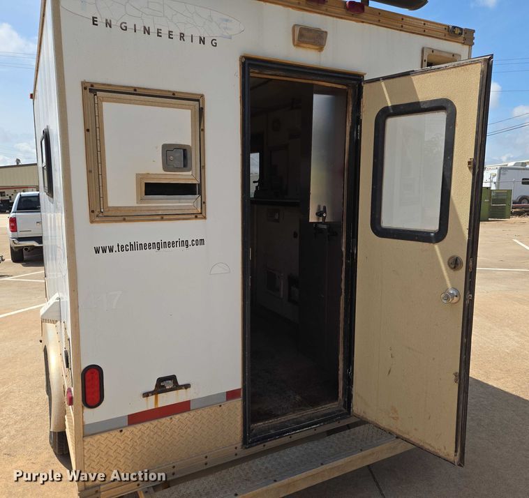 image for item EN8085 2006 Coachcraft fiber optic splicing trailer