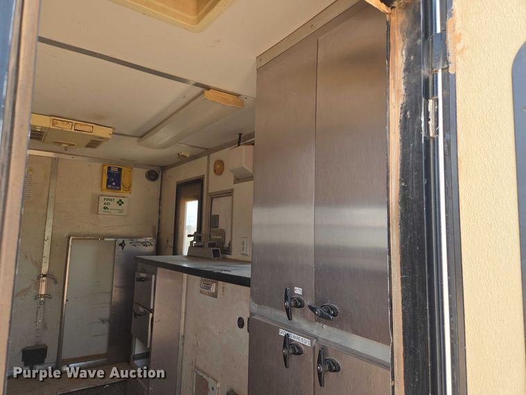 image for item EN8085 2006 Coachcraft fiber optic splicing trailer