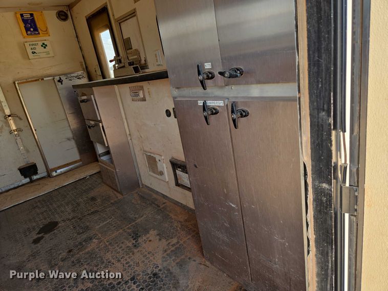 image for item EN8085 2006 Coachcraft fiber optic splicing trailer