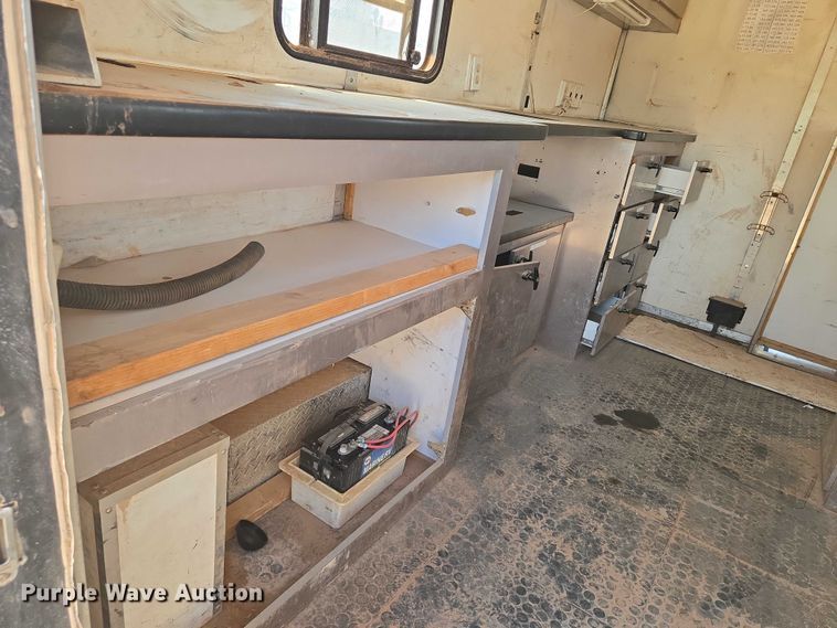 image for item EN8085 2006 Coachcraft fiber optic splicing trailer