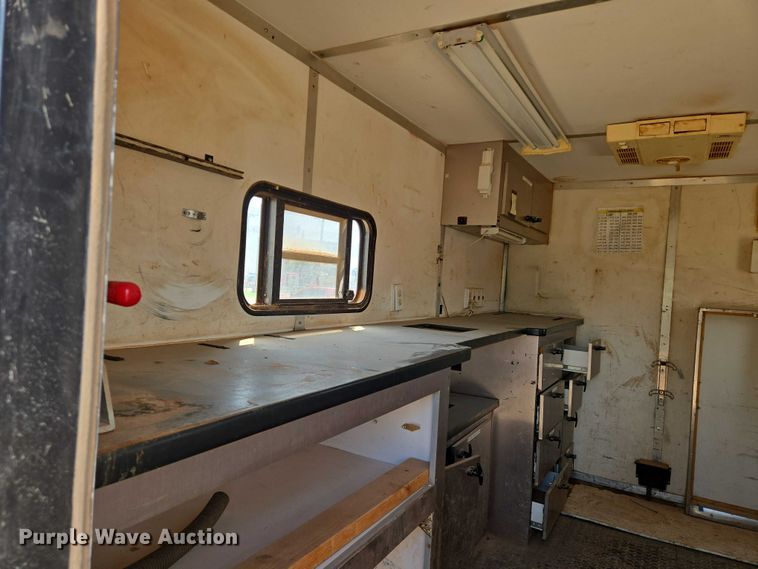 image for item EN8085 2006 Coachcraft fiber optic splicing trailer